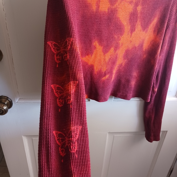 Truly Madly Deeply Red Orange Tie-Dye Cropped Waffle Knit Top Butterfly Sleeves - Picture 2 of 4